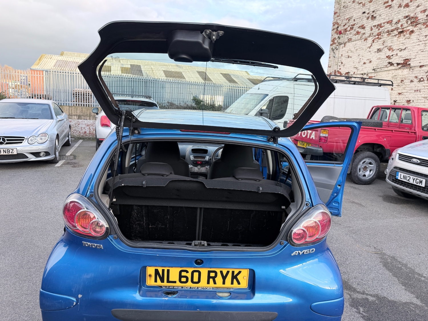 Used Toyota AYGO 2010 for sale - 77669209: Photo 19