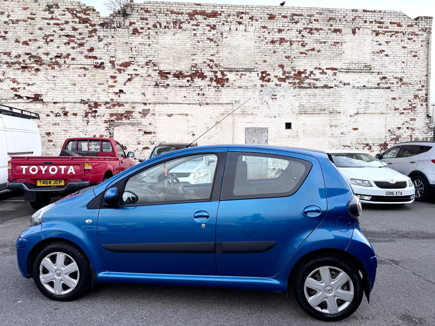 Used Toyota AYGO 2010 for sale - 77669209: Photo 4