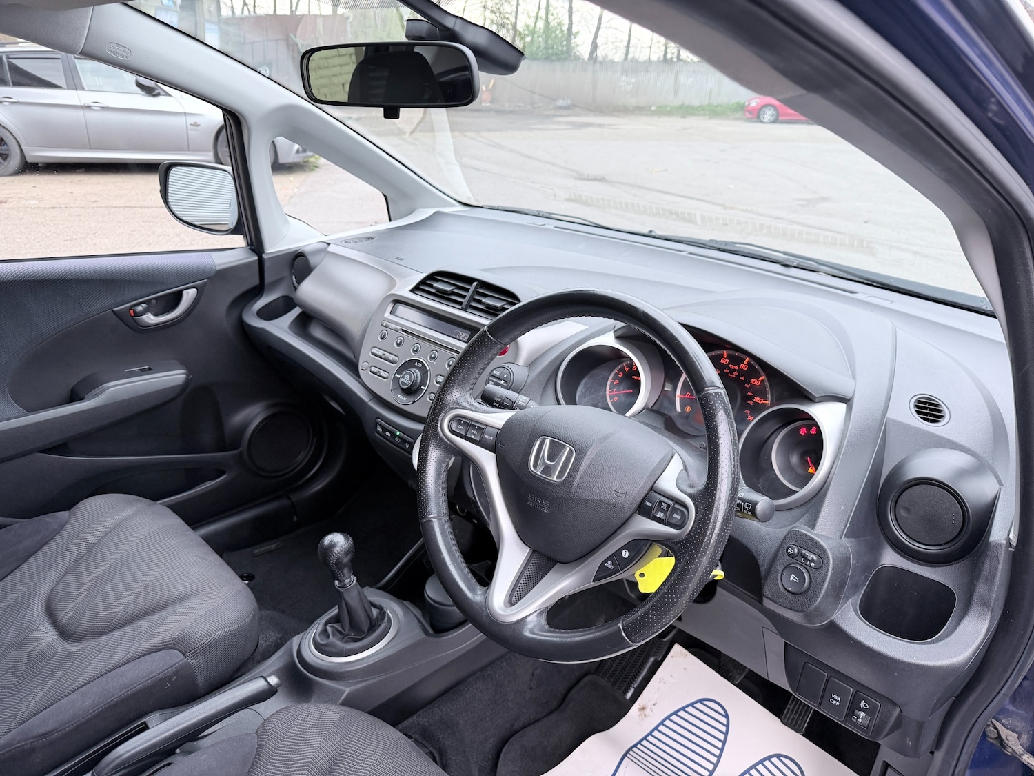 Used Honda Jazz 2010 for sale - 77982219: Photo 9