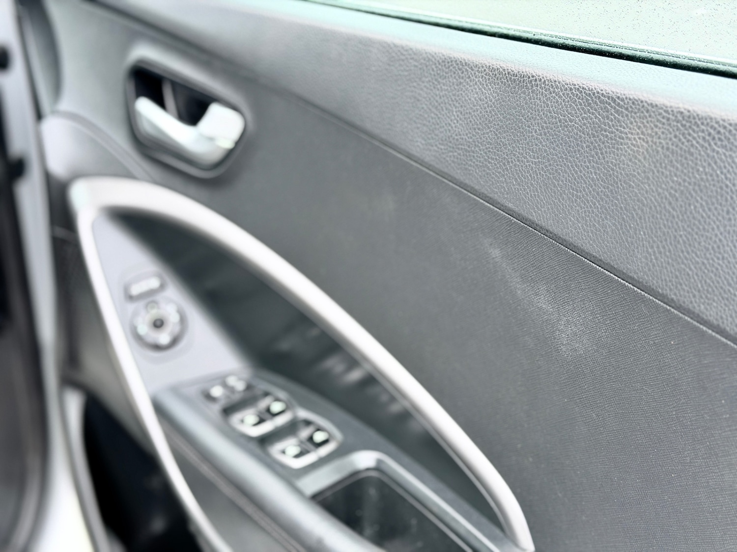 Used Hyundai Santa Fe 2015 for sale - 77450076: Photo 21