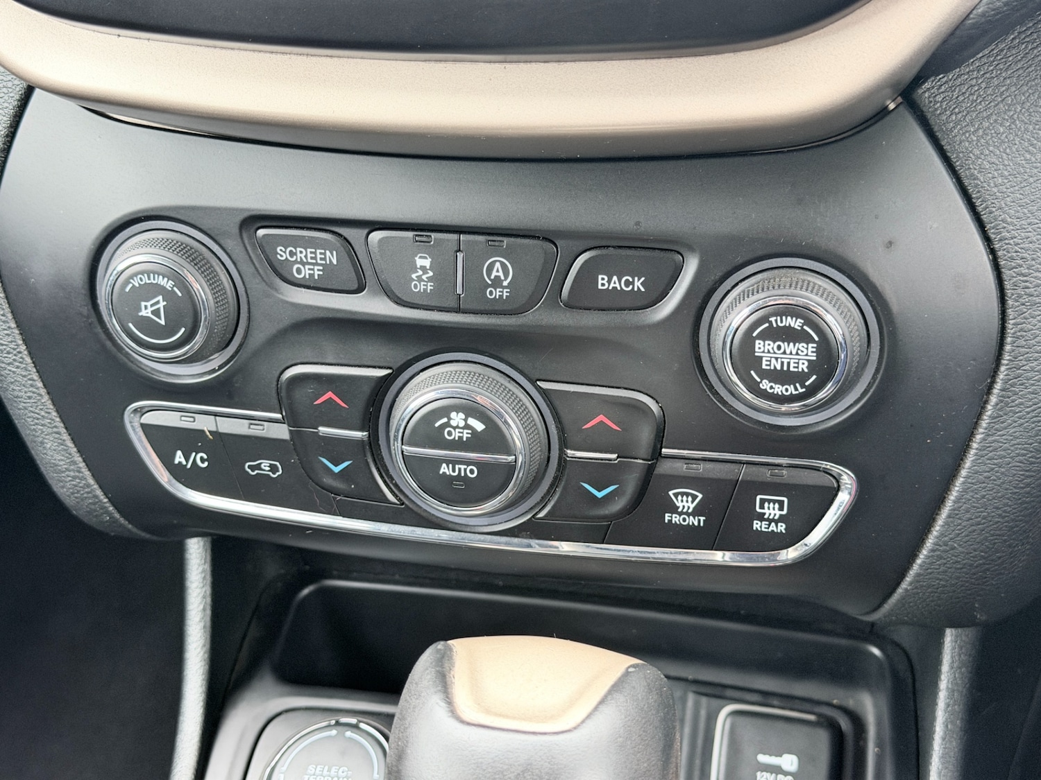 Used Jeep Cherokee 2015 for sale - 78155747: Photo 13