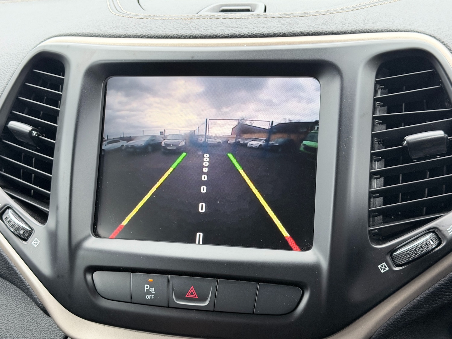 Used Jeep Cherokee 2015 for sale - 78155747: Photo 16