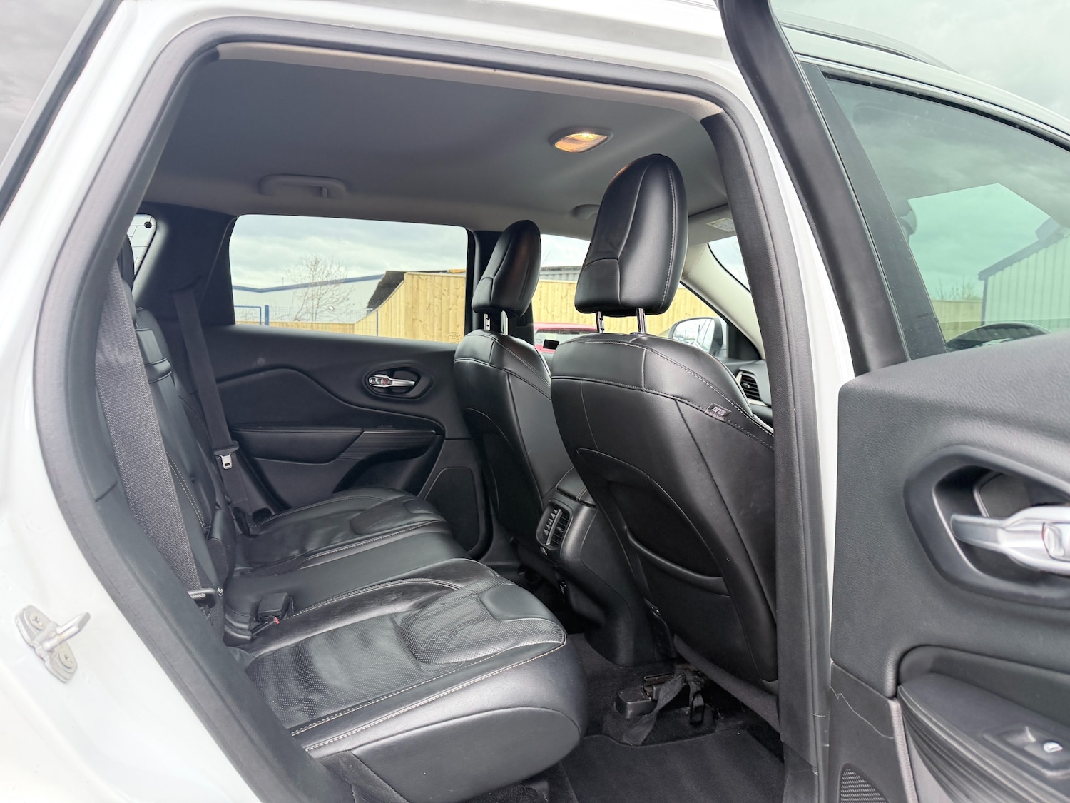 Used Jeep Cherokee 2015 for sale - 78155747: Photo 23