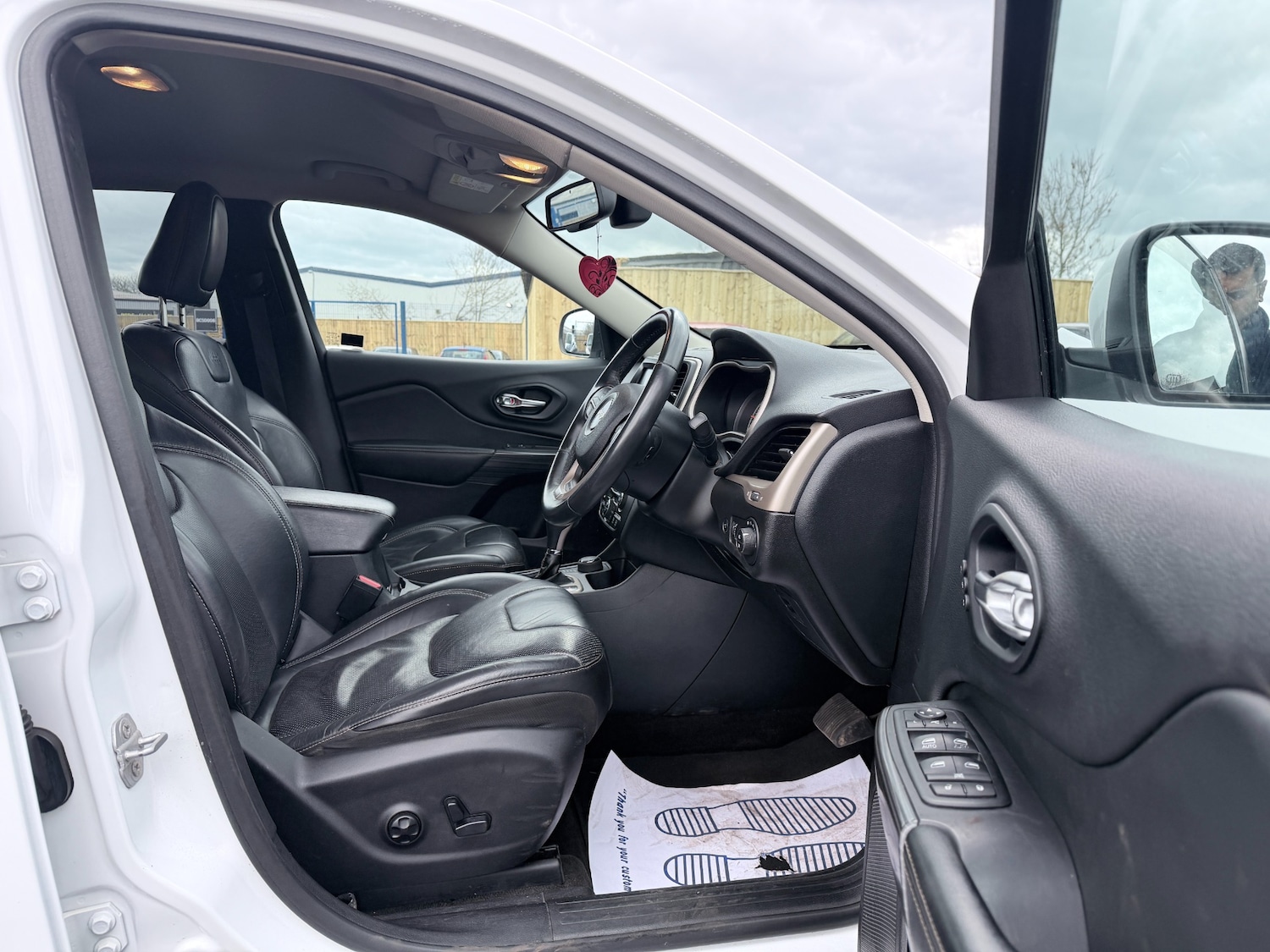 Used Jeep Cherokee 2015 for sale - 78155747: Photo 8