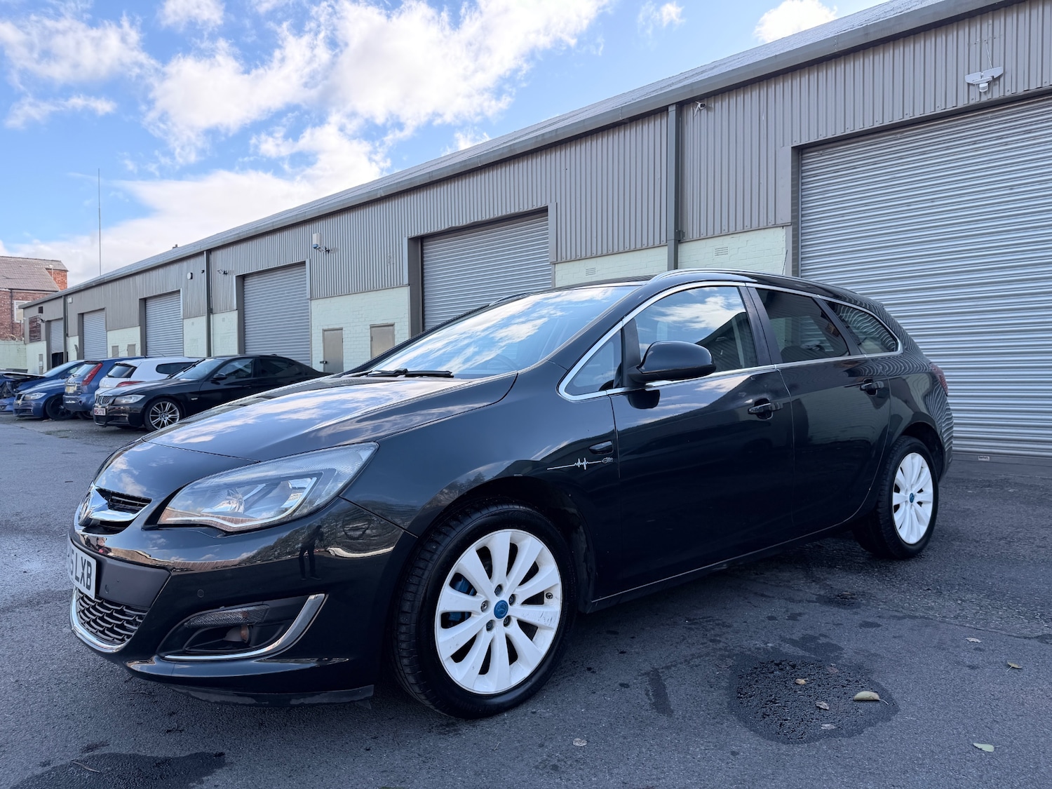 Used Vauxhall Astra 2015 for sale - 76366357: Photo 3