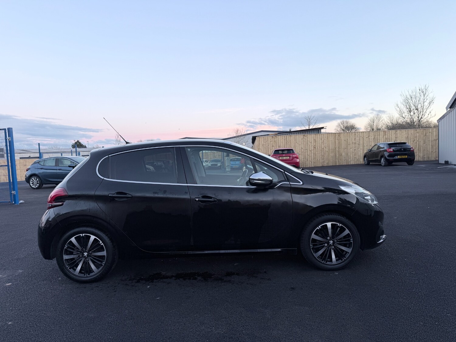 Used Peugeot 208 2018 for sale - 78140682: Photo 6