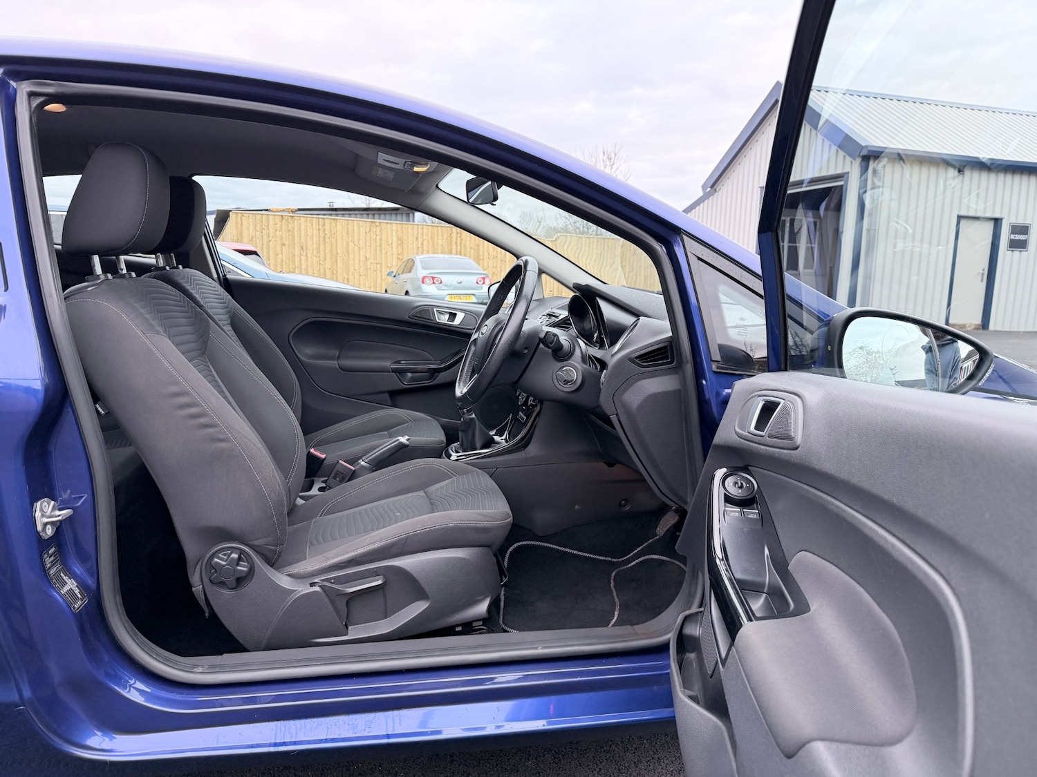 Used Ford Fiesta 2015 for sale - 78112748: Photo 11