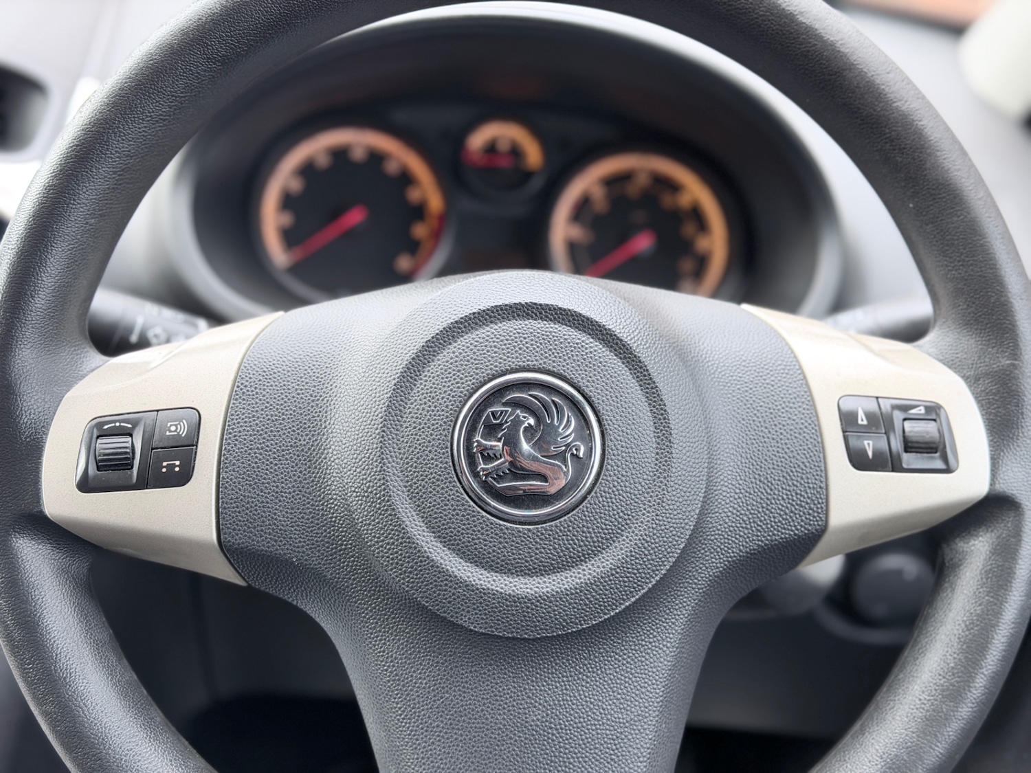 Used Vauxhall Corsa 2009 for sale - 77409827: Photo 10