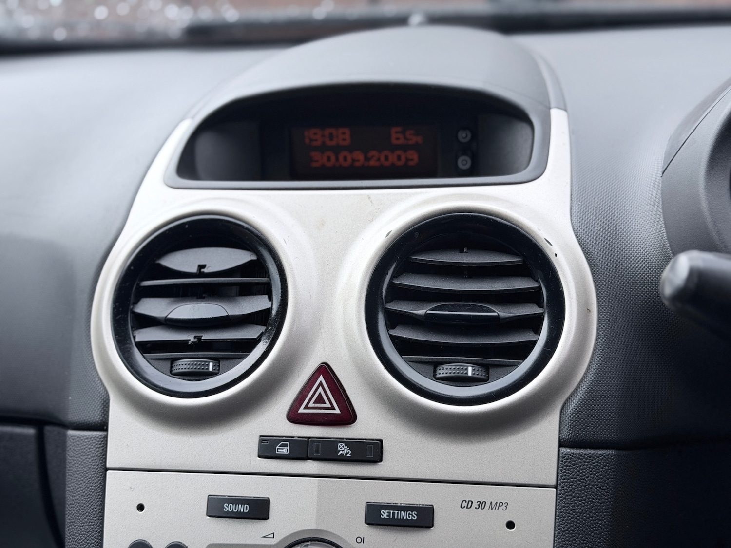 Used Vauxhall Corsa 2009 for sale - 77409827: Photo 11