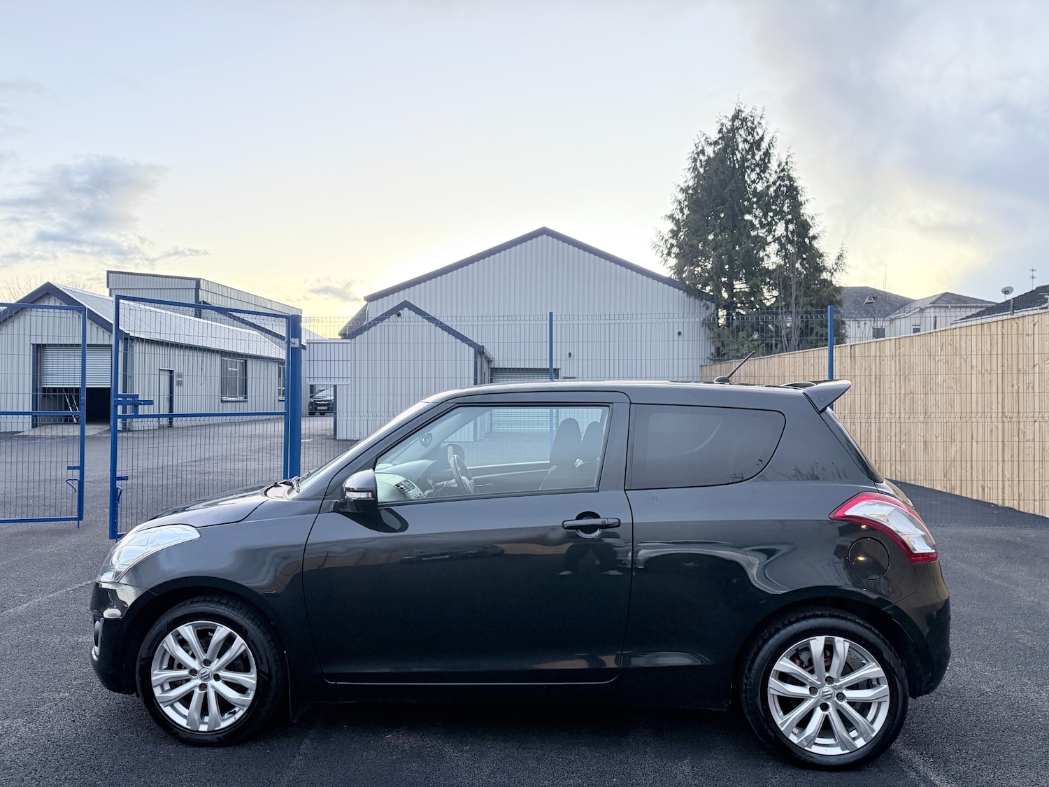Used Suzuki Swift 2014 for sale - 78046054: Photo 4