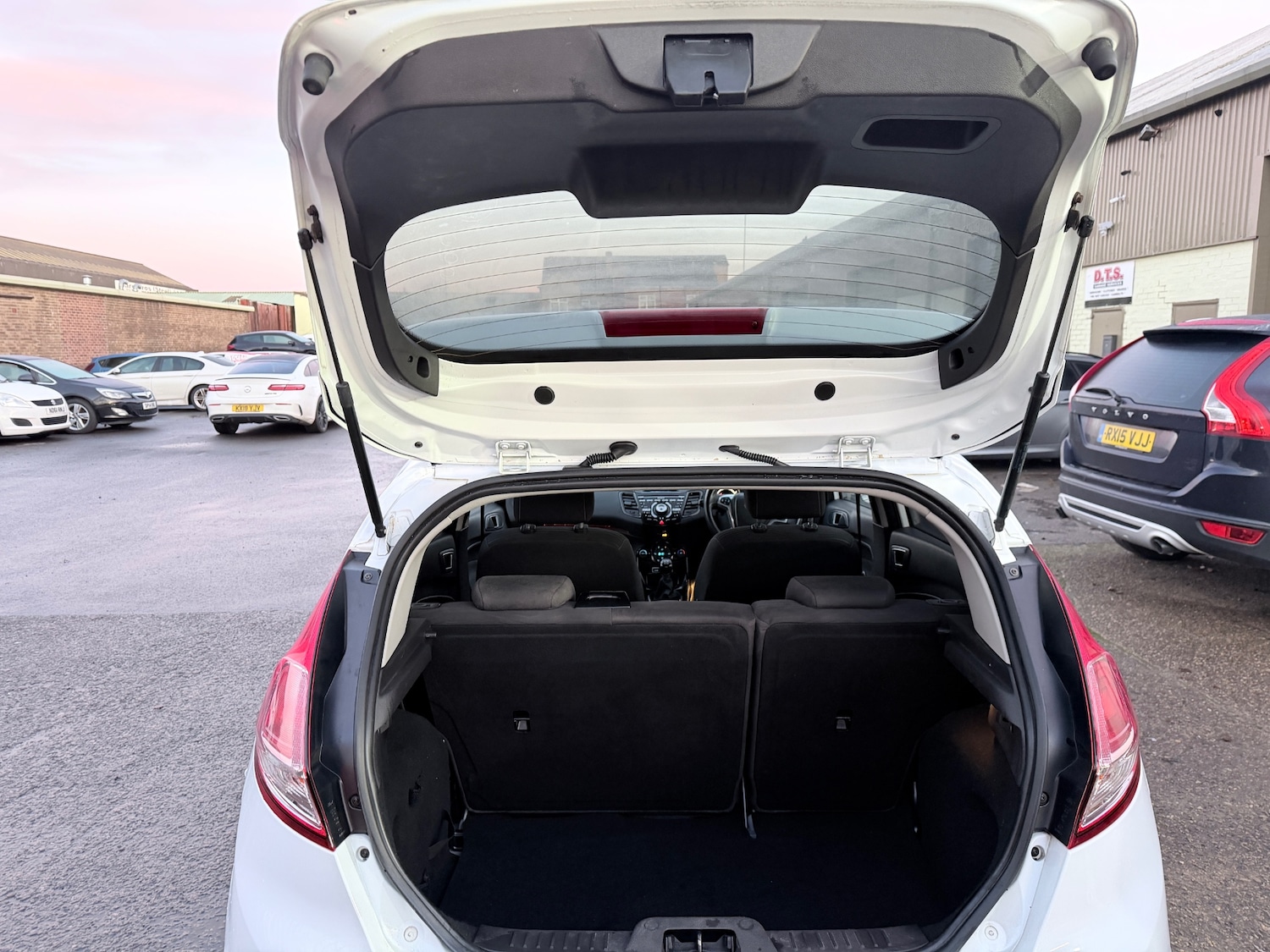 Used Ford Fiesta 2014 for sale - 76962973: Photo 28