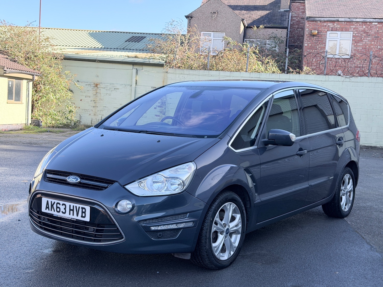 Used Ford S-Max 2013 for sale - 76439436: Photo 3