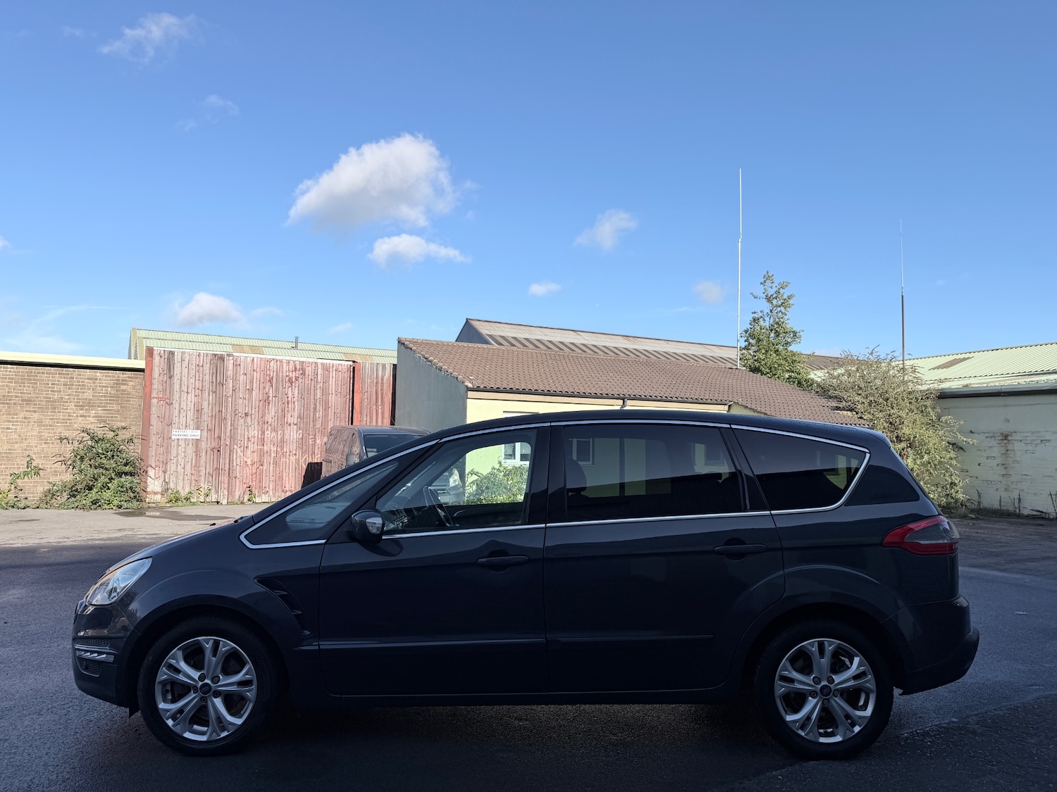 Used Ford S-Max 2013 for sale - 76439436: Photo 4