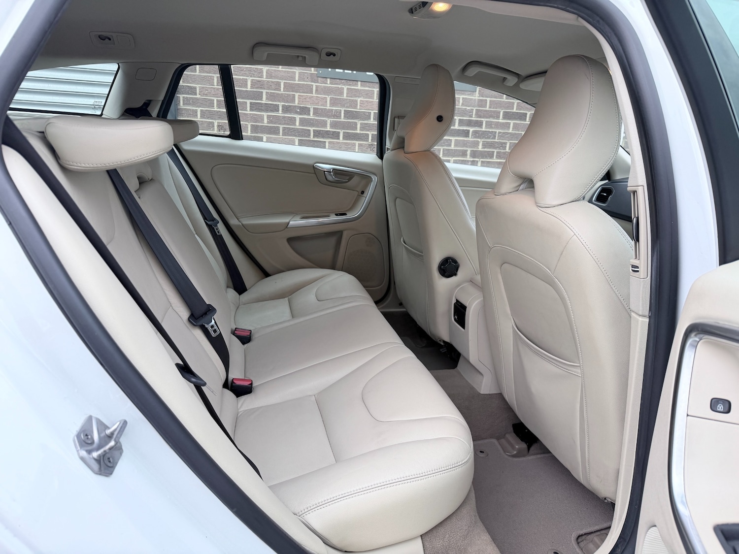 Used Volvo V60 2014 for sale - 77822635: Photo 26