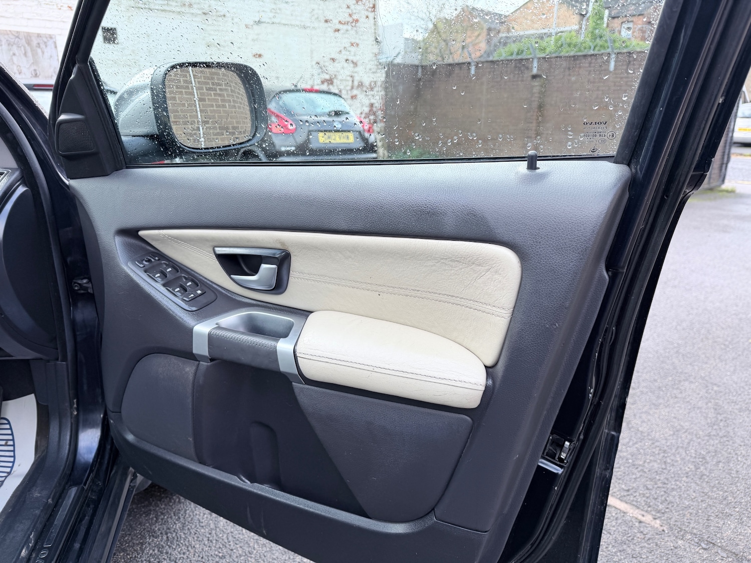 Used Volvo XC90 2010 for sale - 76664952: Photo 9