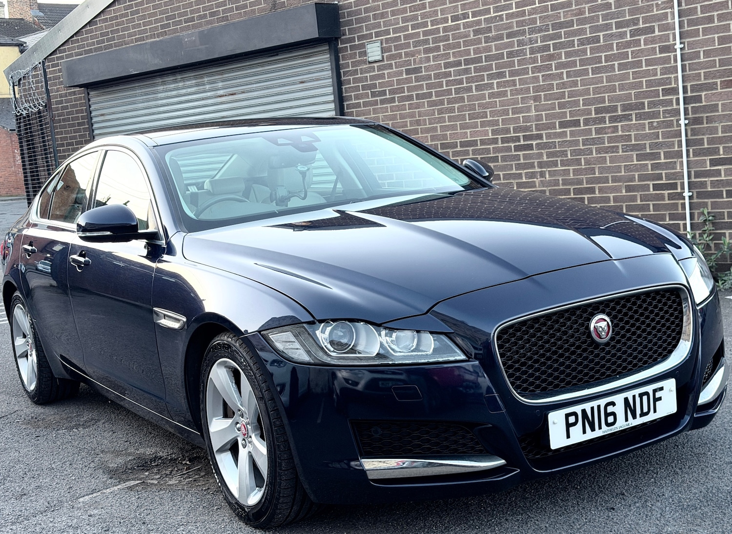 Used Jaguar XF 2016 for sale - 77736255: Photo 3