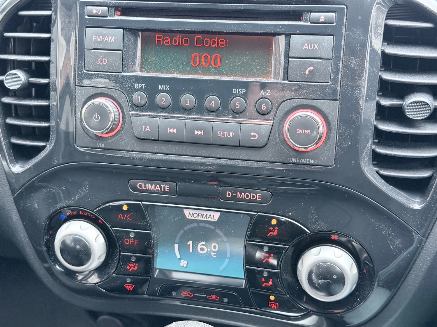 Used Nissan Juke 2012 for sale - 76615879: Photo 13