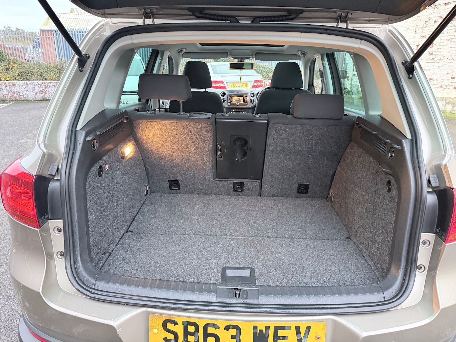 Used Volkswagen Tiguan 2014 for sale - 76536955: Photo 28