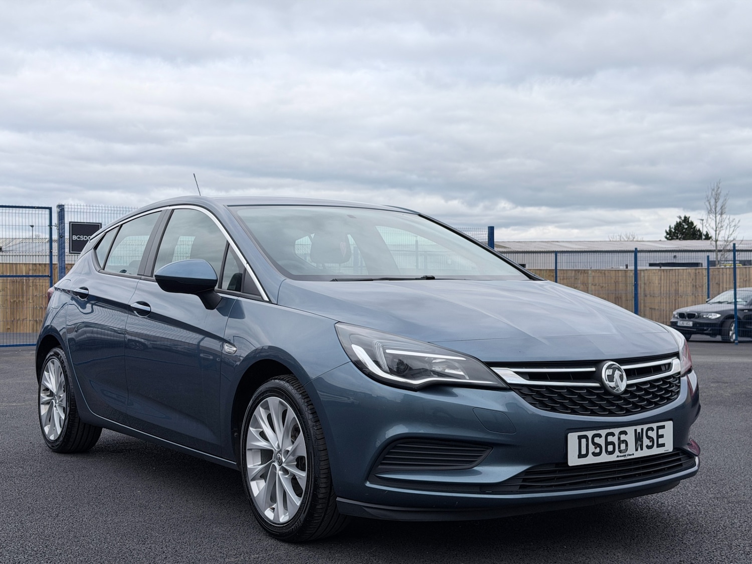 Used Vauxhall Astra 2016 for sale - 78099028: Photo 3