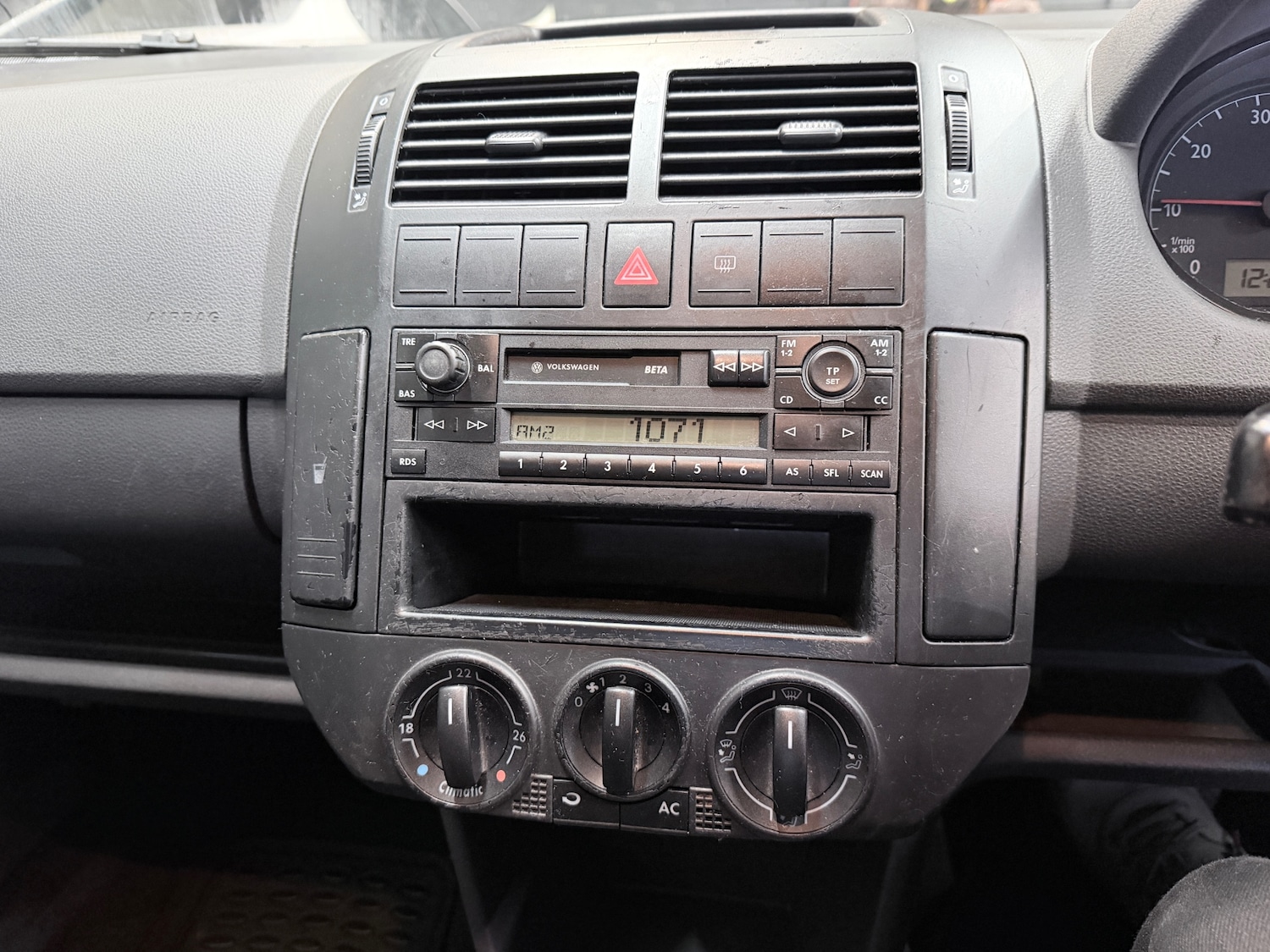 Used Volkswagen Polo 2004 for sale - 77245254: Photo 10