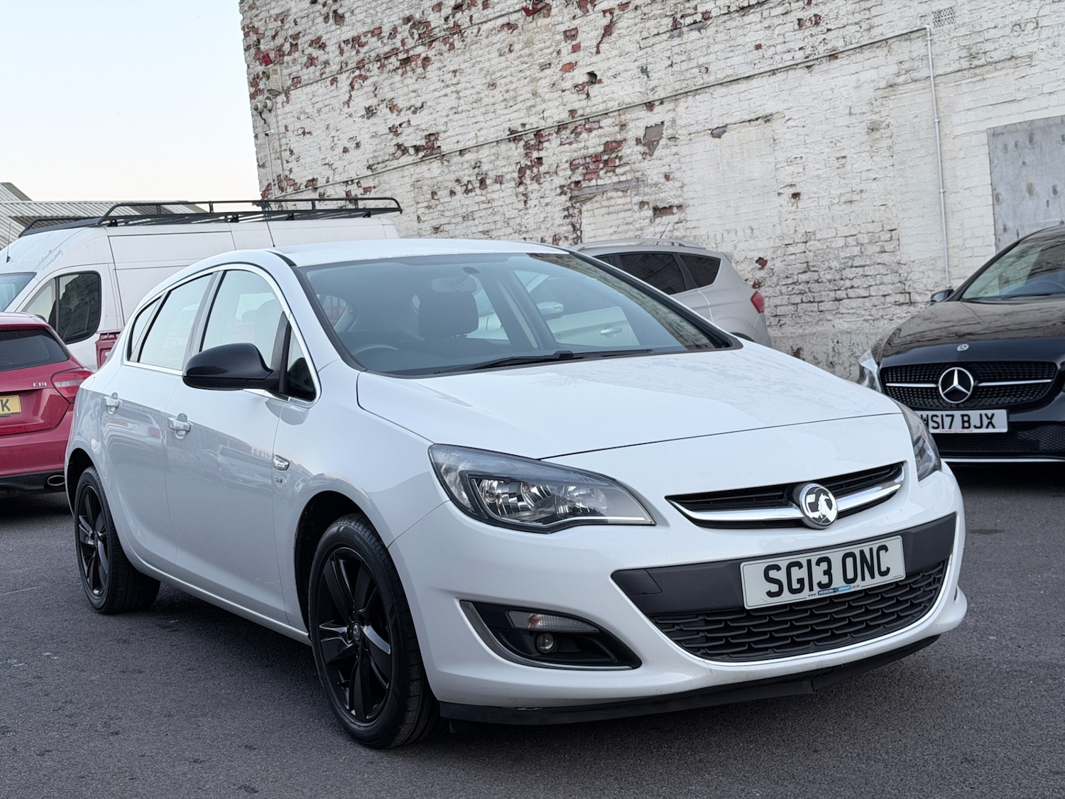Used Vauxhall Astra 2013 for sale - 77783012: Photo 2