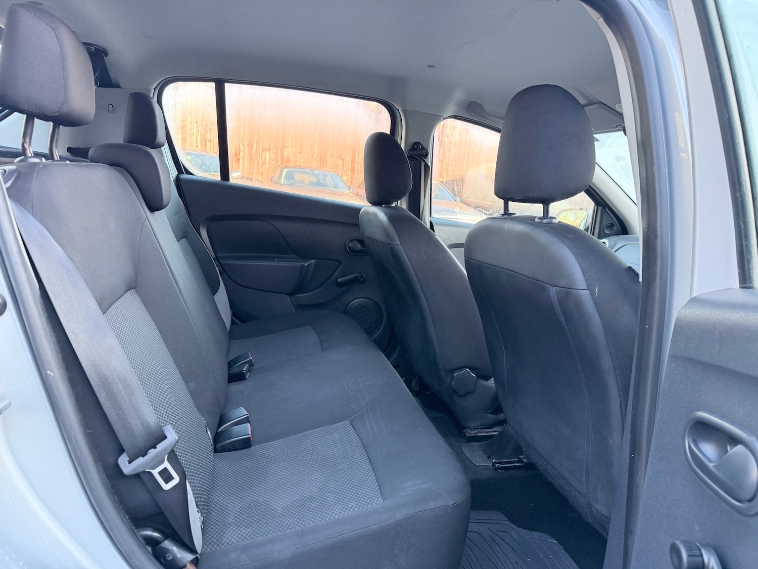 Used Dacia Sandero 2015 for sale - 76347310: Photo 10