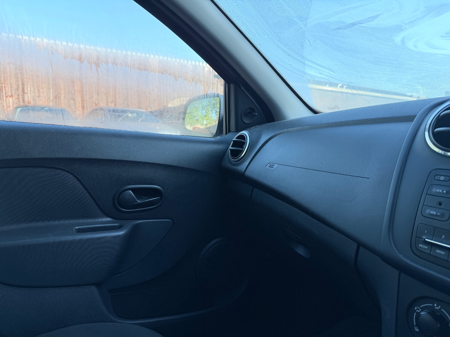 Used Dacia Sandero 2015 for sale - 76347310: Photo 9