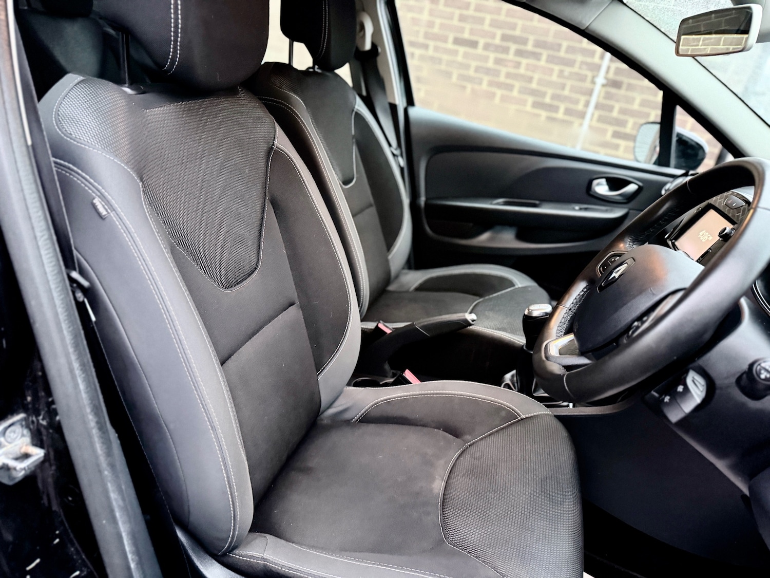 Used Renault Clio 2017 for sale - 77423194: Photo 10