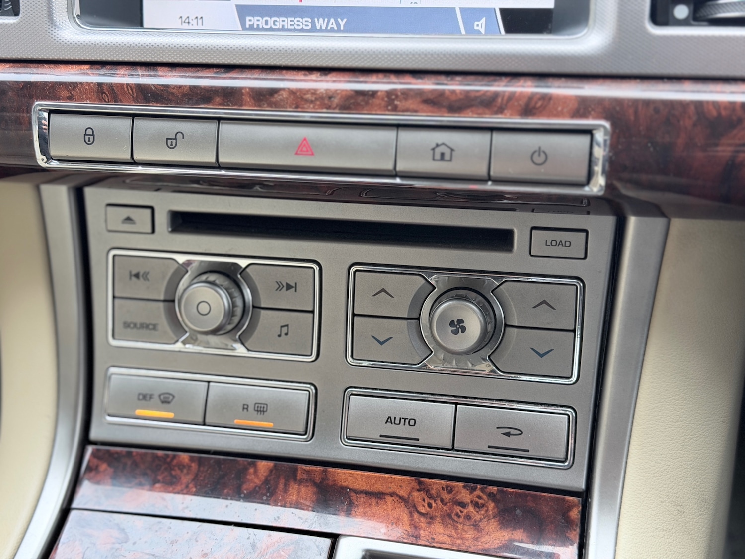 Used Jaguar XF 2010 for sale - 77365587: Photo 14