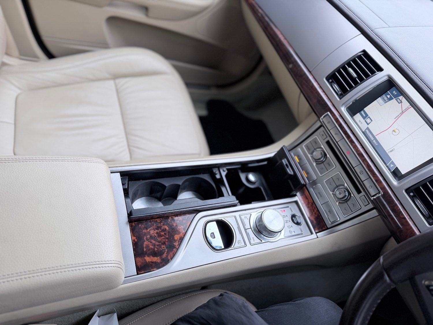 Used Jaguar XF 2010 for sale - 77365587: Photo 17