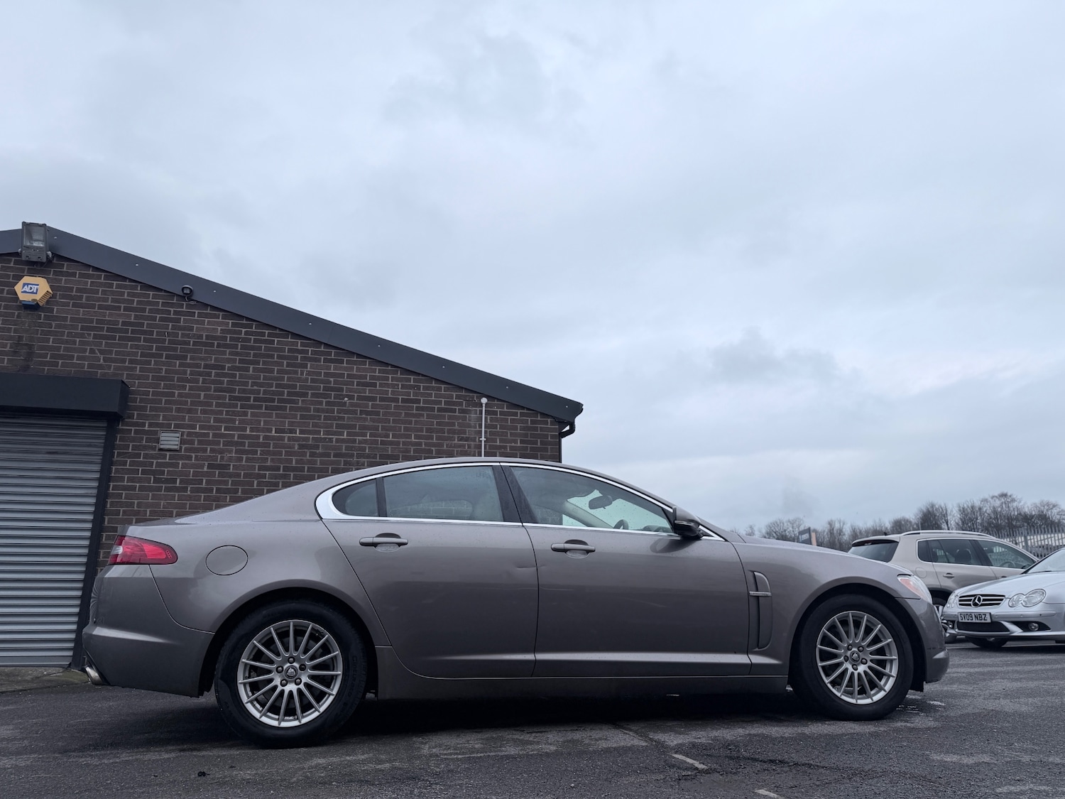 Used Jaguar XF 2010 for sale - 77365587: Photo 5