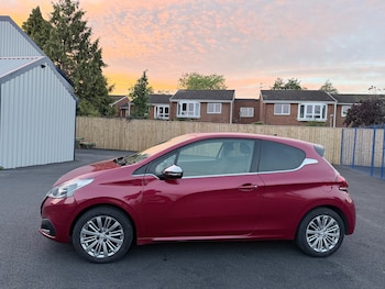 Used Peugeot 208 2015 for sale - 78755446: Photo