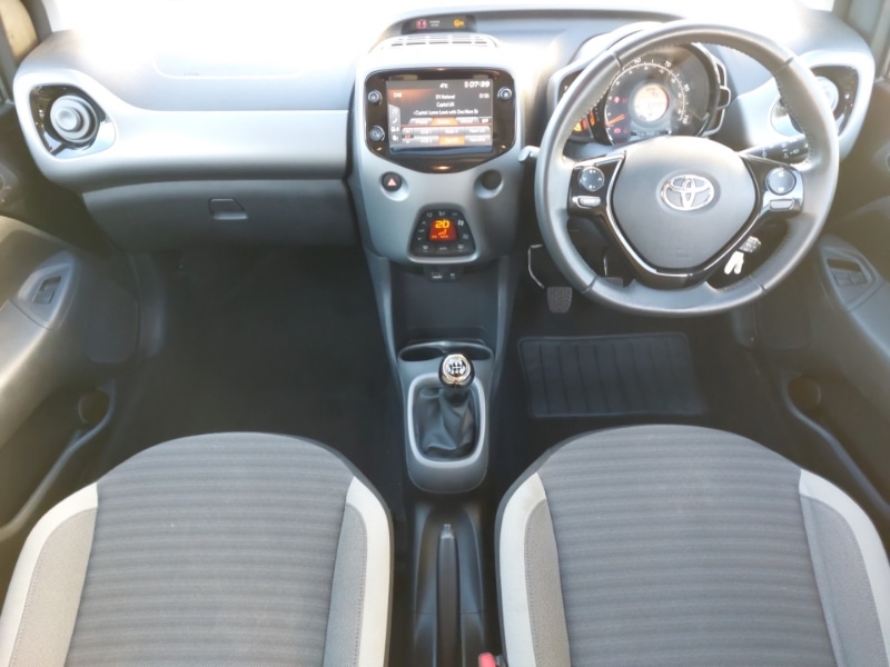 Used Toyota AYGO 2020 for sale - 76699864: Photo 2