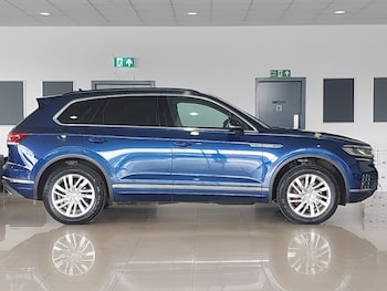 Used Volkswagen Touareg 2019 for sale - 76195277: Photo 2
