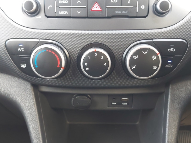 Used Hyundai i10 2018 for sale - 76393208: Photo 16