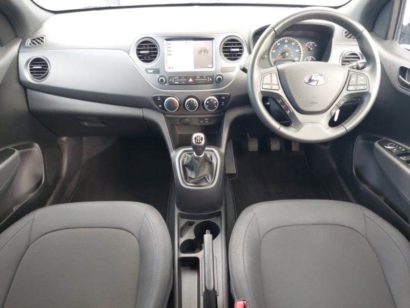 Used Hyundai i10 2018 for sale - 76393208: Photo 2
