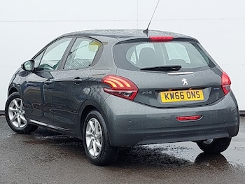 Used Peugeot 208 2017 for sale - 77503496: Photo