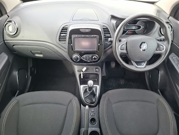 Used Renault Captur 2018 for sale - 79529700: Photo