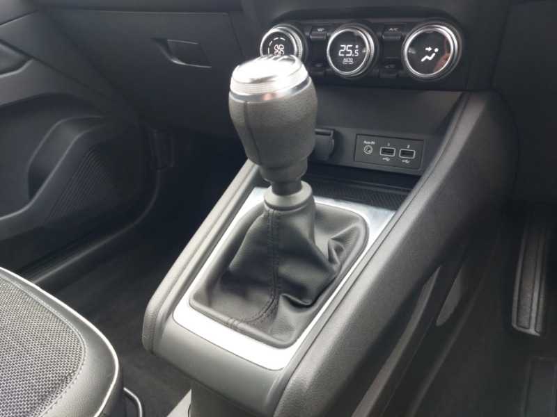 Used Renault Captur 2022 for sale - 77596532: Photo 19