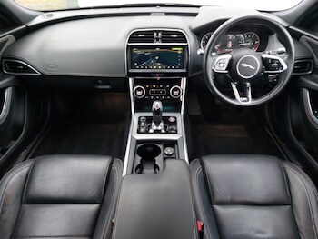 Used Jaguar XE 2020 for sale - 77569288: Photo