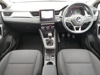 Used Renault Captur 2024 for sale - 76199405: Photo