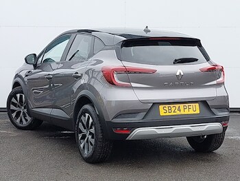 Used Renault Captur 2024 for sale - 76199405: Photo