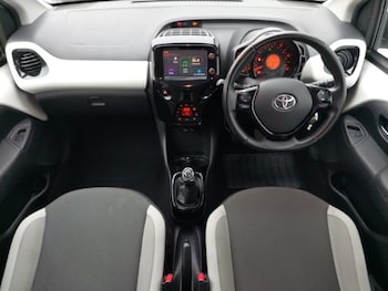Used Toyota AYGO 2018 for sale - 76254699: Photo 2