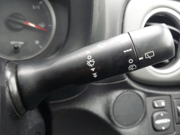 Used Toyota Yaris 2012 for sale - 76145723: Photo 17
