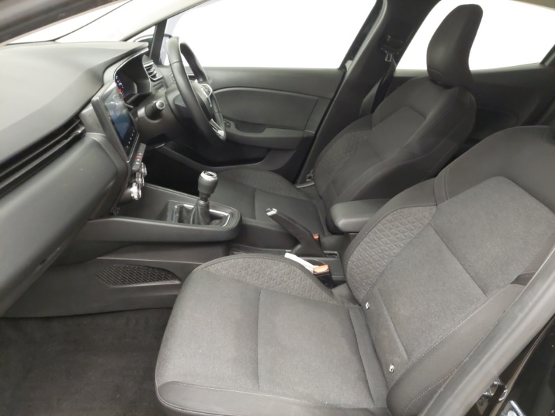 Used Renault Clio 2021 for sale - 76947394: Photo 5