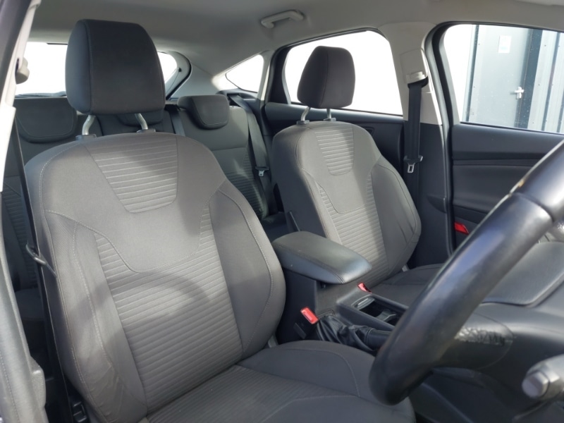 Used Ford Focus 2018 for sale - 77838020: Photo 13