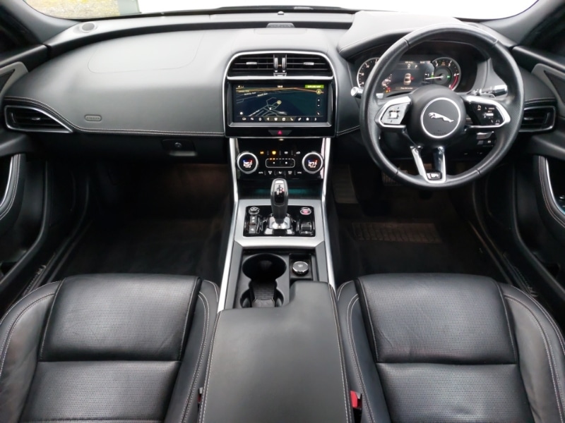 Used Jaguar XE 2020 for sale - 77536829: Photo 2