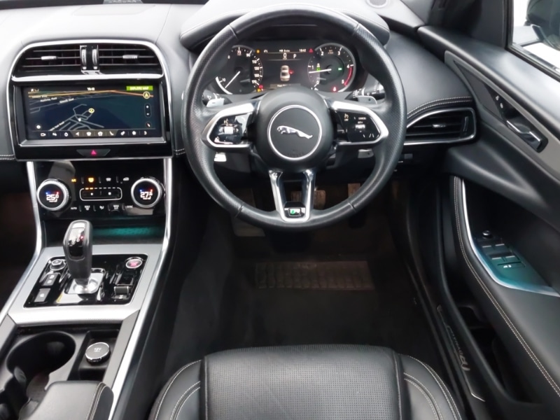 Used Jaguar XE 2020 for sale - 77536829: Photo 7