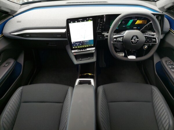 Used Renault Scenic E-Tech 2025 for sale - 76264962: Photo 2
