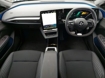 Used Renault Scenic E-Tech 2025 for sale - 76264962: Photo 2